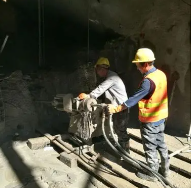 抱罗镇水下抗分散灌浆料特点 水下不分散注浆料介绍