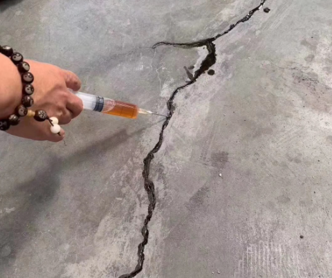 抱罗镇混凝土裂缝修补技术详解​